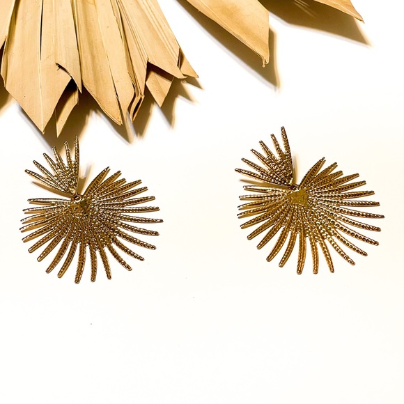 Gold Radiation earrings - Picture 3 of 8